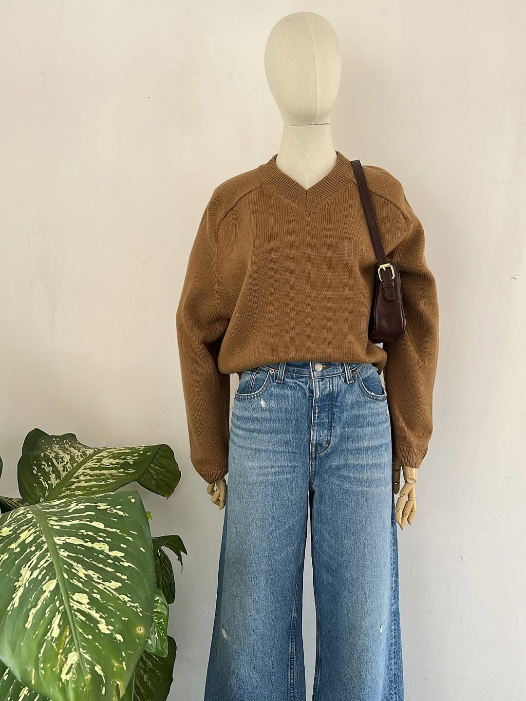 Post 3 by New and pre-loved♻️ on Instagram (carousel)