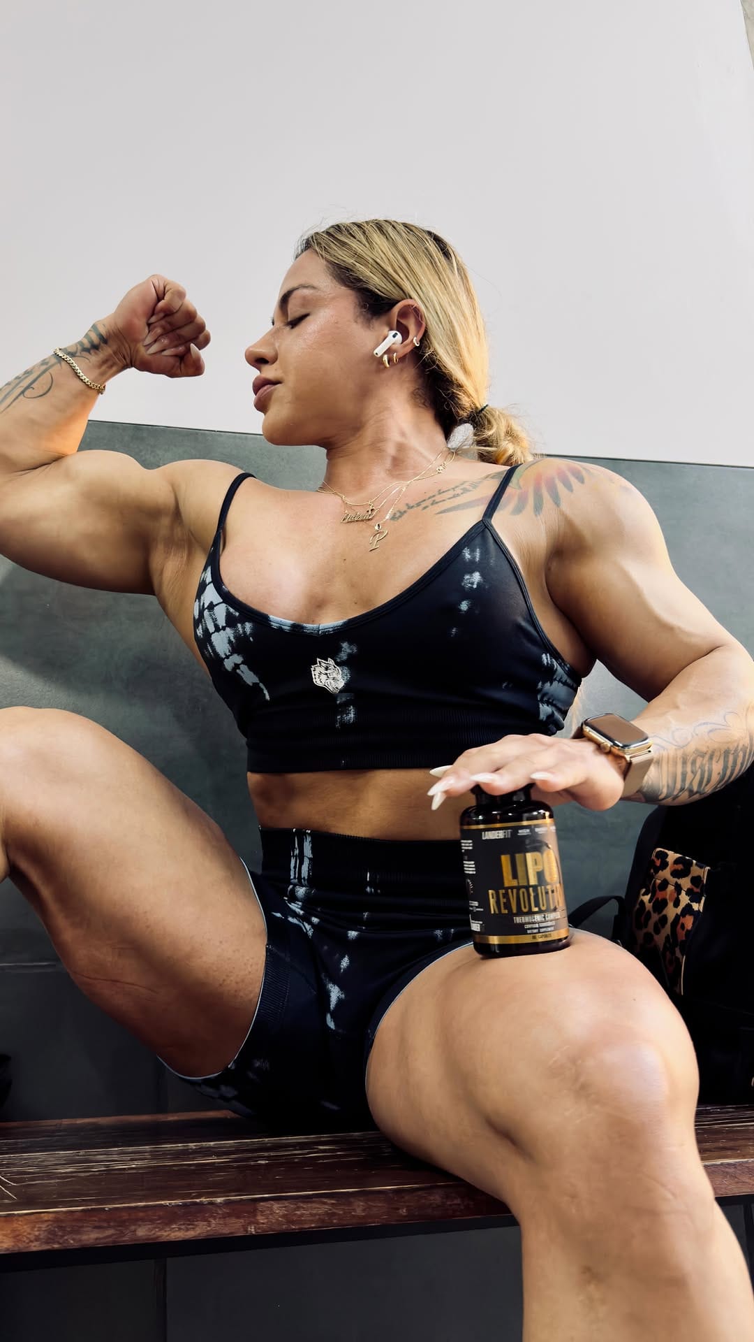 Post 2 by IfbbPro Paloma Barba on Instagram (video)