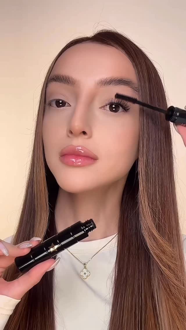 Post 3 by ANI-K MAKEUP® on Instagram (video)