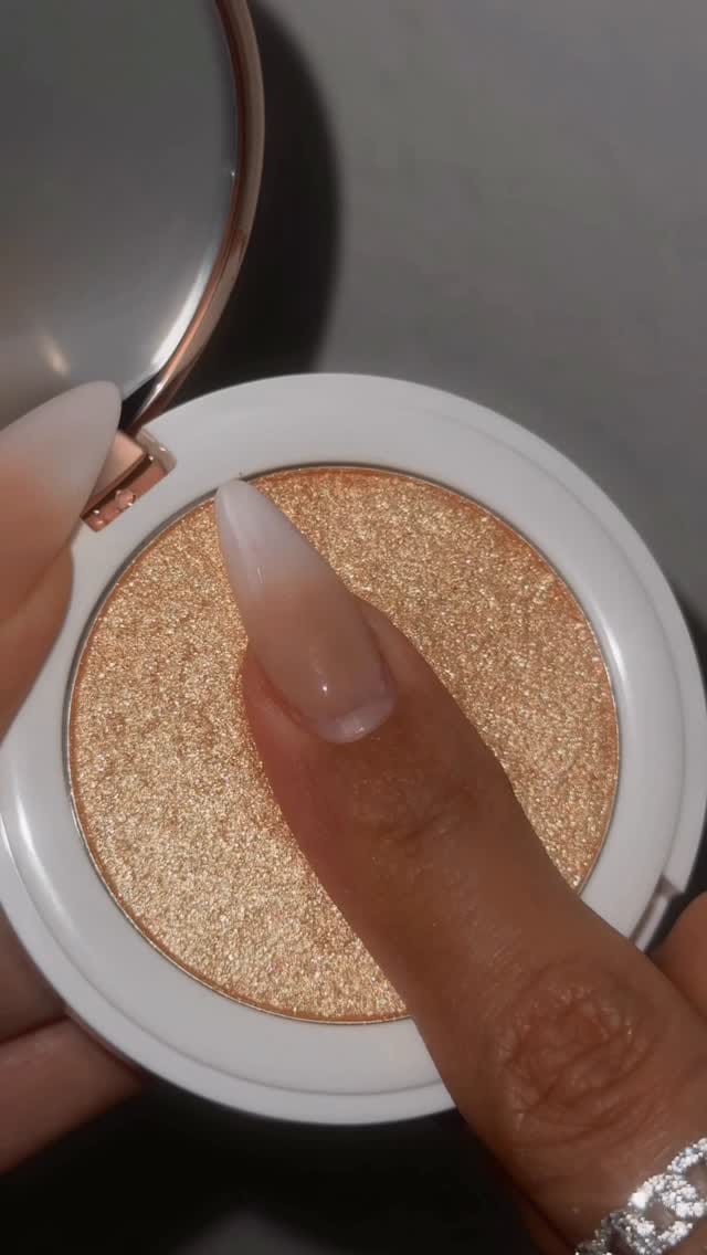 Post 9 by ANI-K MAKEUP® on Instagram (video)
