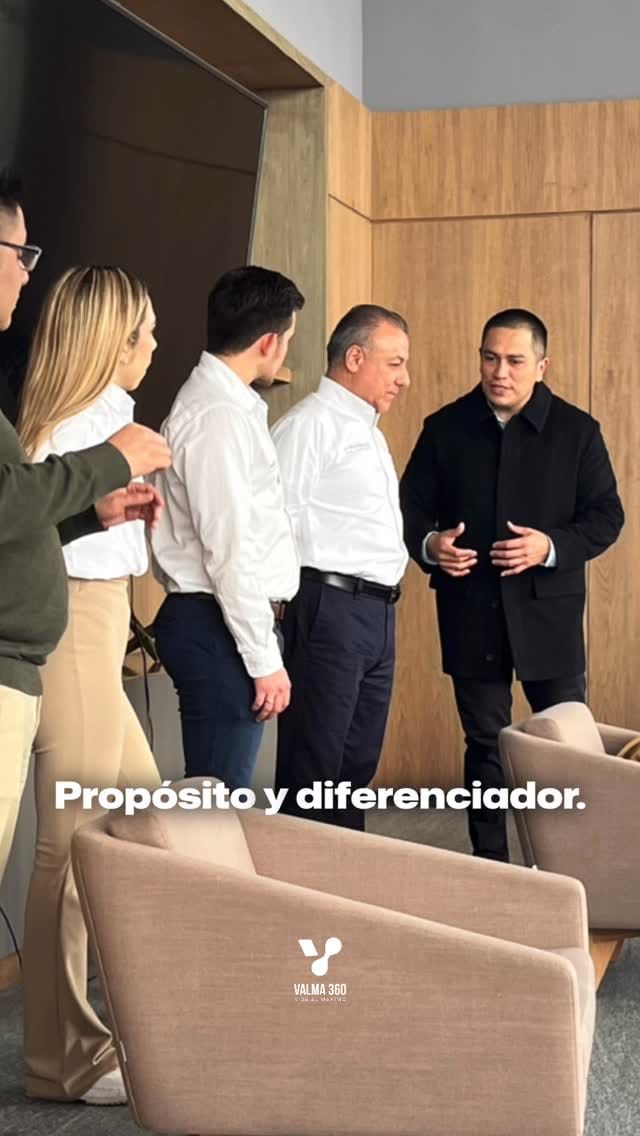 Post 8 by Emmanuel Marquez on Instagram (video)