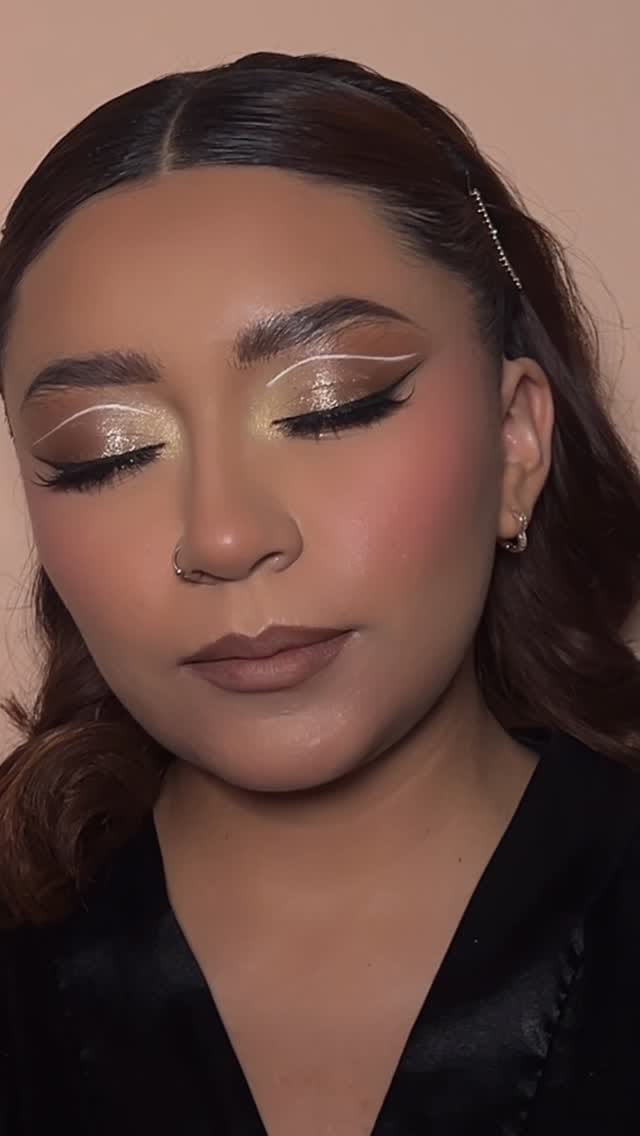Post 2 by LETIILUL MAQUILLISTA PROFESIONAL on Instagram (video)