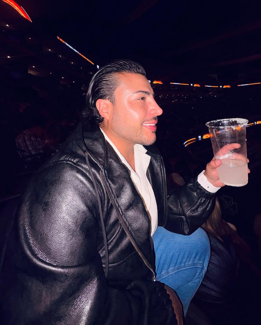Post 8 by Ed Sn on Instagram (carousel)