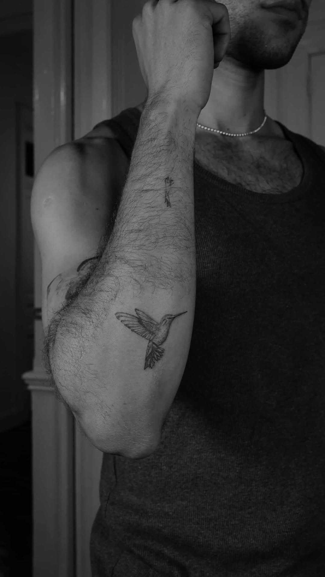 Post 3 by El Alter Ego on Instagram (video)