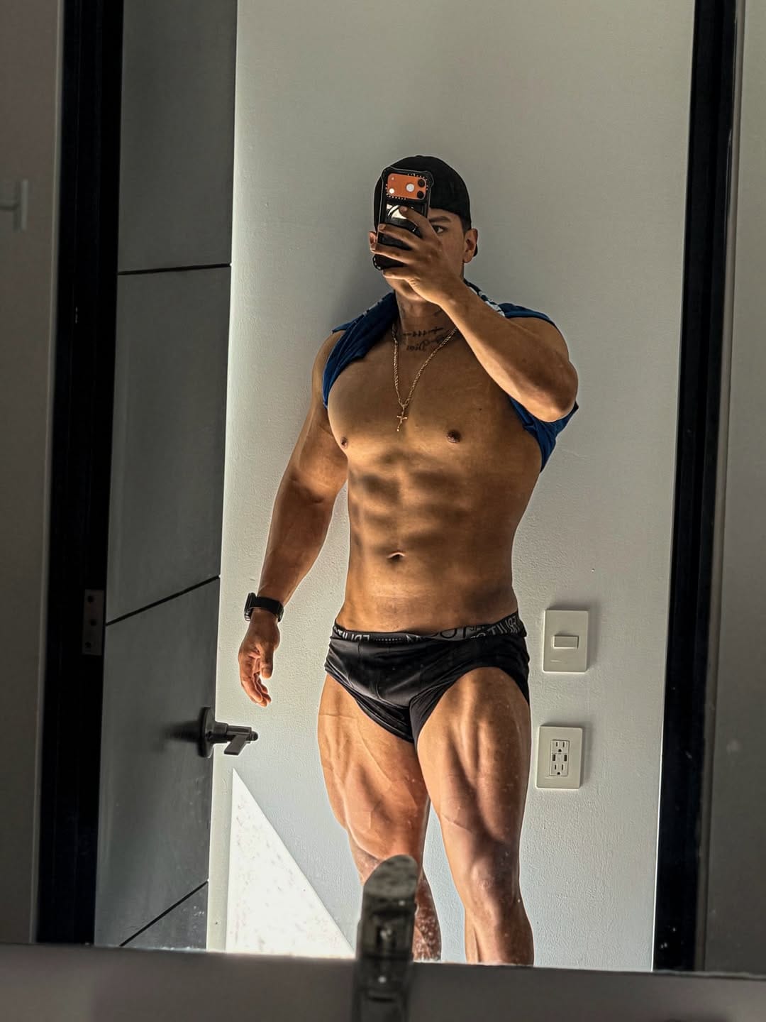 Post 8 by Kevin Ortiz on Instagram (carousel)