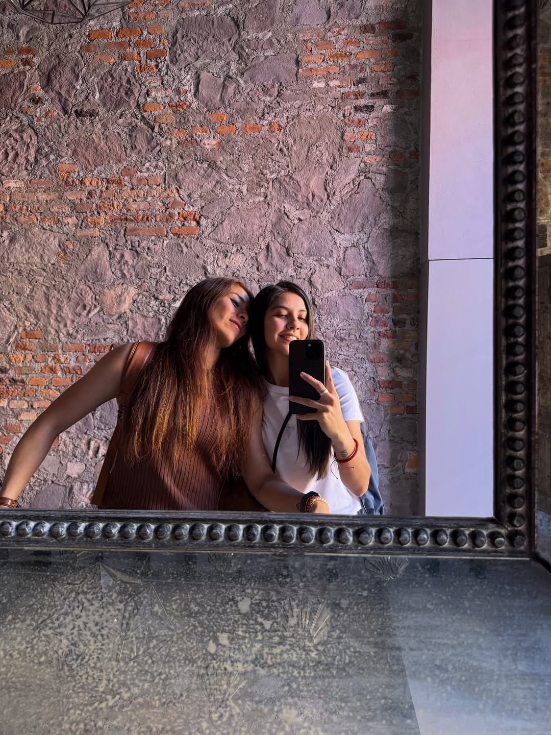 Post 9 by Alison González on Instagram (carousel)