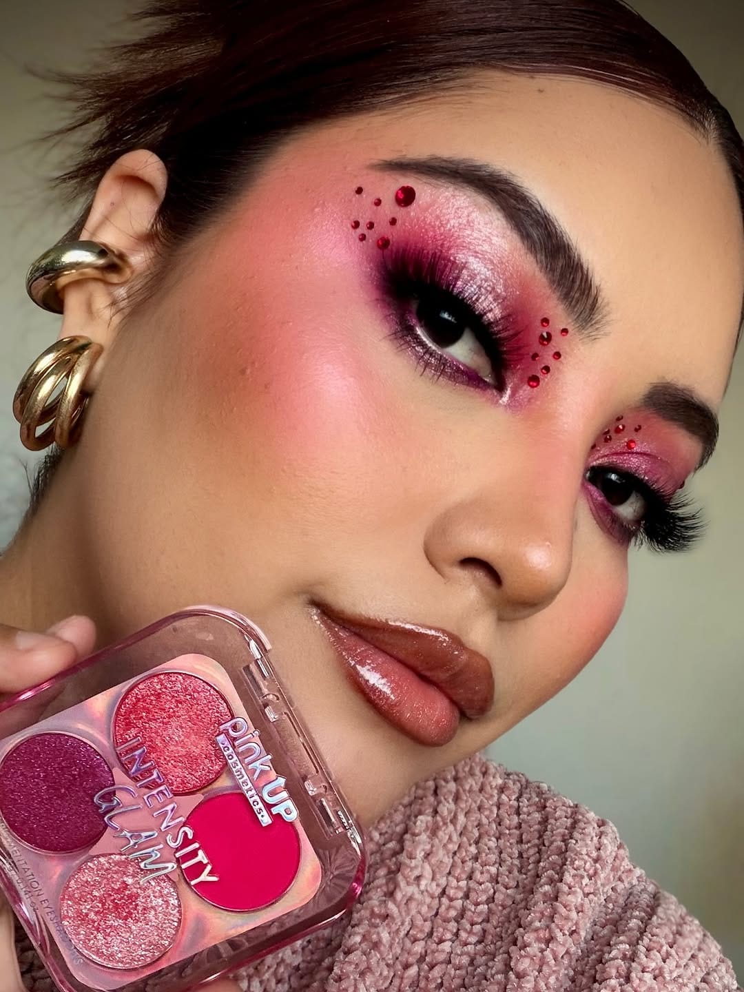 Post 2 by Pau Correa Makeup on Instagram (carousel)