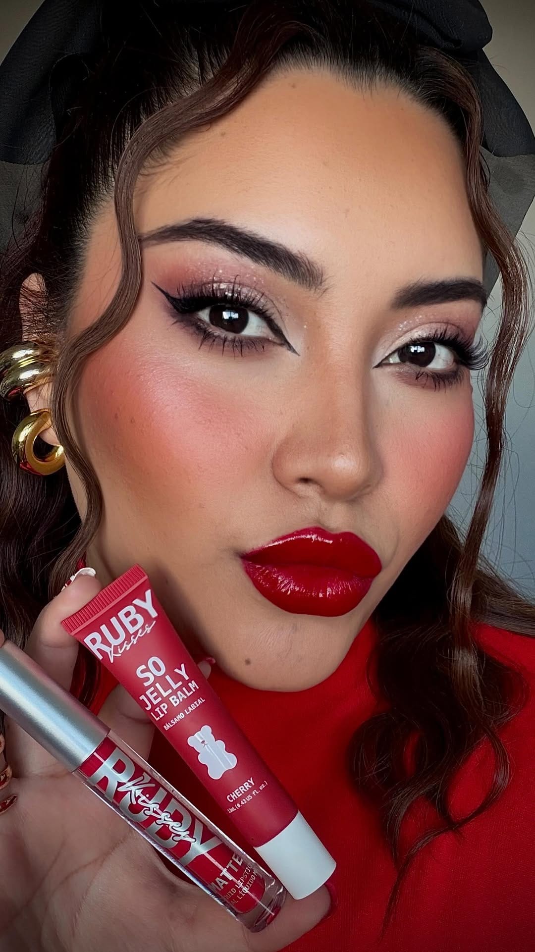 Post 6 by Pau Correa Makeup on Instagram (video)