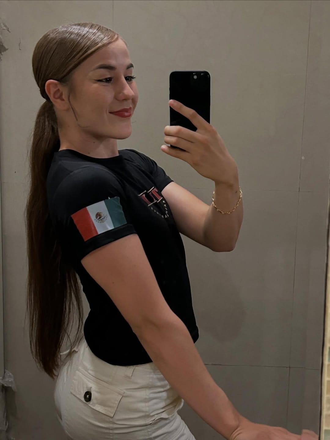 Post 10 by Cecy Rodríguez on Instagram (carousel)