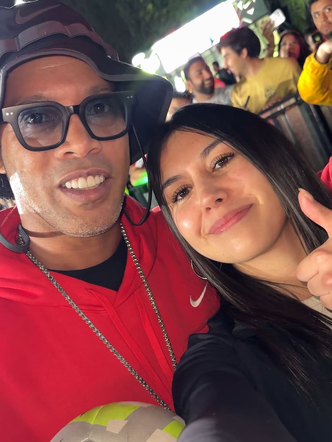 Post 8 by Fernanda Freestyler on Instagram (carousel)