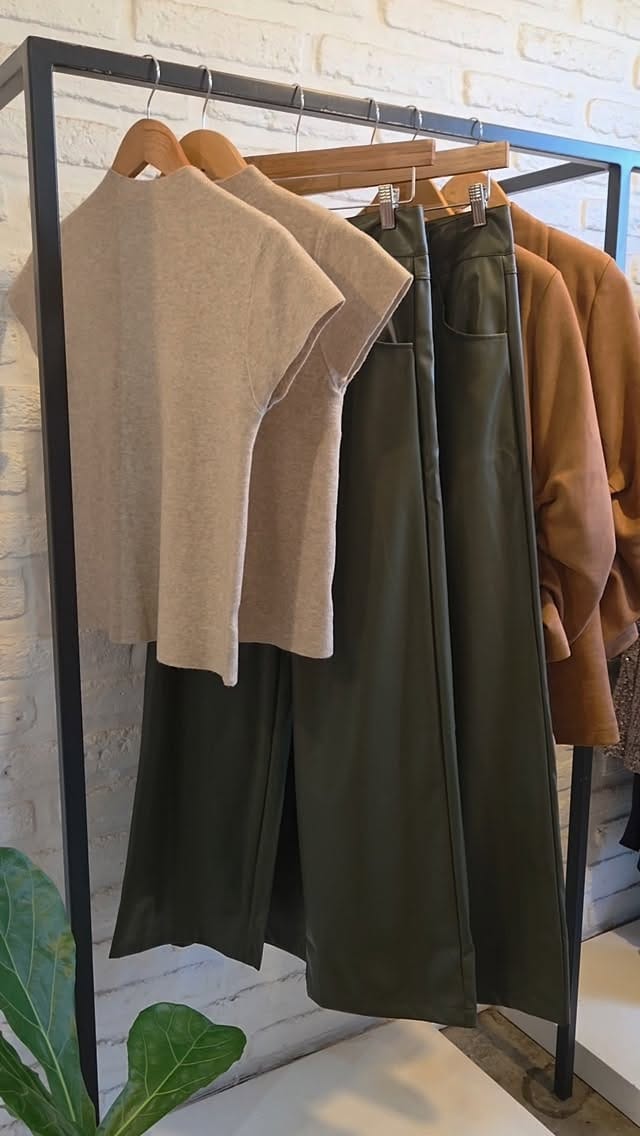 Post 4 by Sila Boutique on Instagram (video)