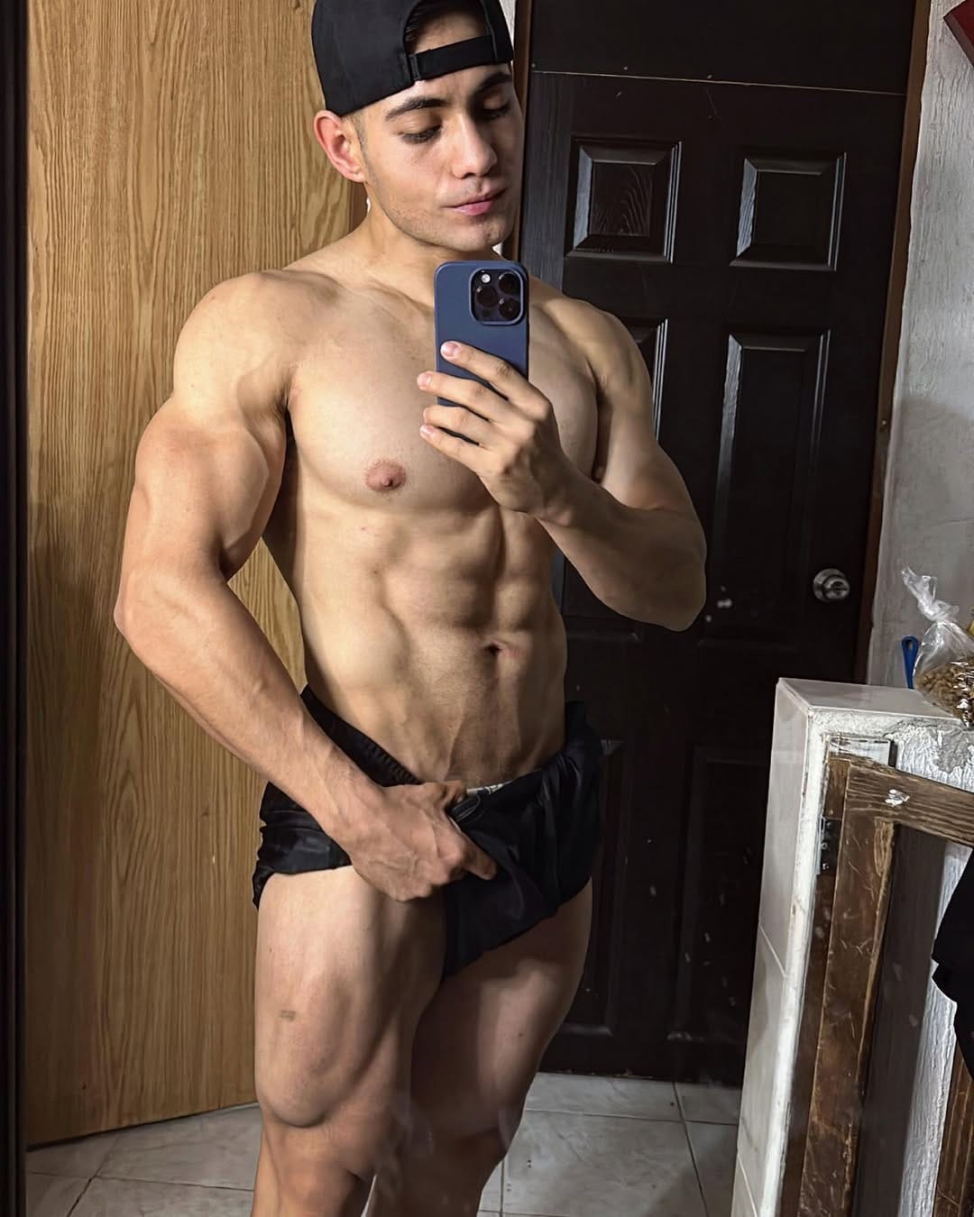 Post 9 by Alexis Muñoz 🧨 on Instagram (carousel)