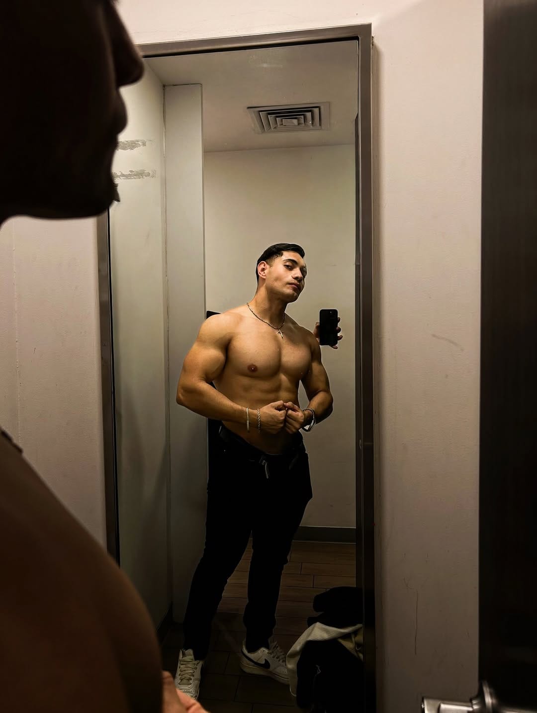 Post 5 by Alexis Muñoz 🧨 on Instagram (carousel)