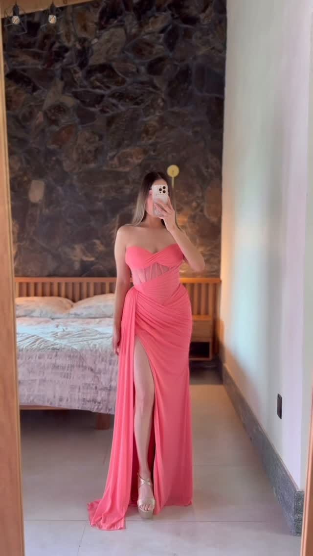 Post 8 by Renta y Venta de vestidos on Instagram (video)
