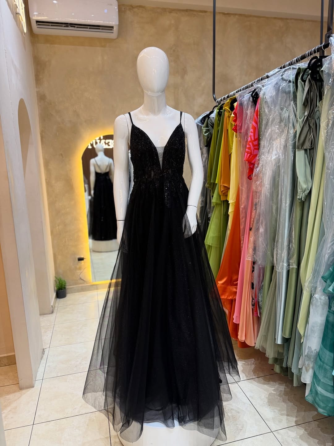Post 6 by Renta y Venta de vestidos on Instagram (carousel)