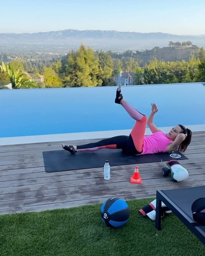Post 9 by Alexfit Box on Instagram (video)