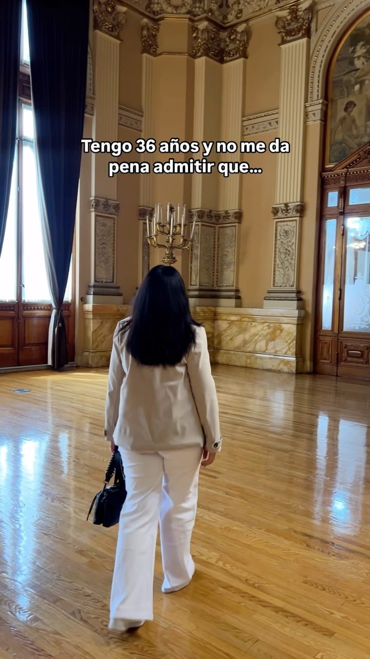 Post 9 by Esa Martínez • Beauty Blogger on Instagram (video)