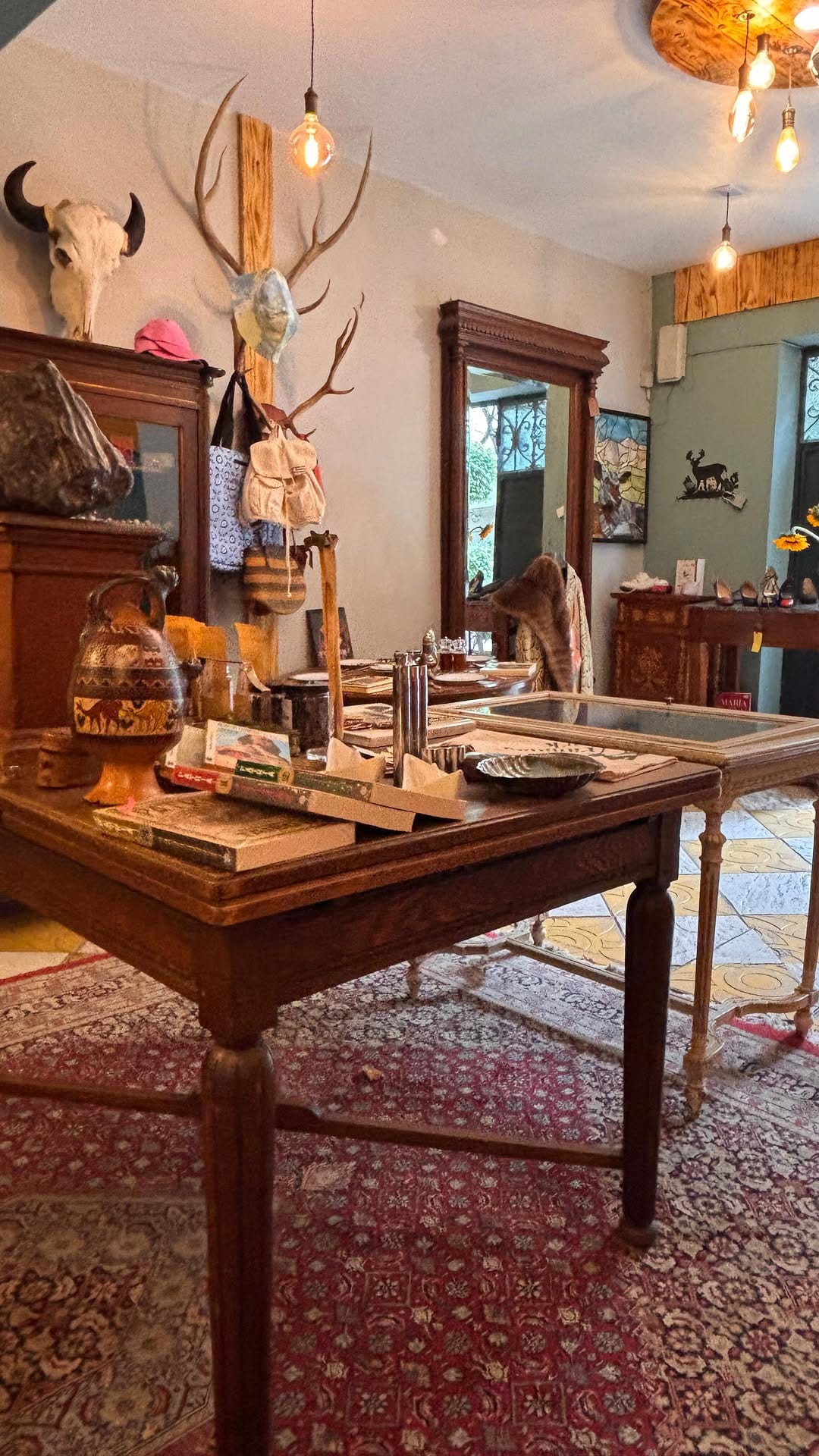 Post 1 by Antiquísimo on Instagram (video)