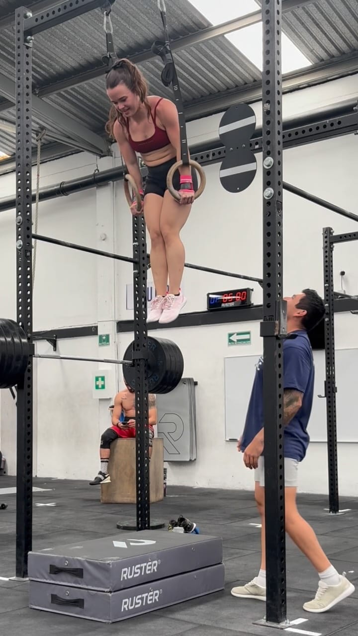 Post 10 by Laura Saldaña on Instagram (video)
