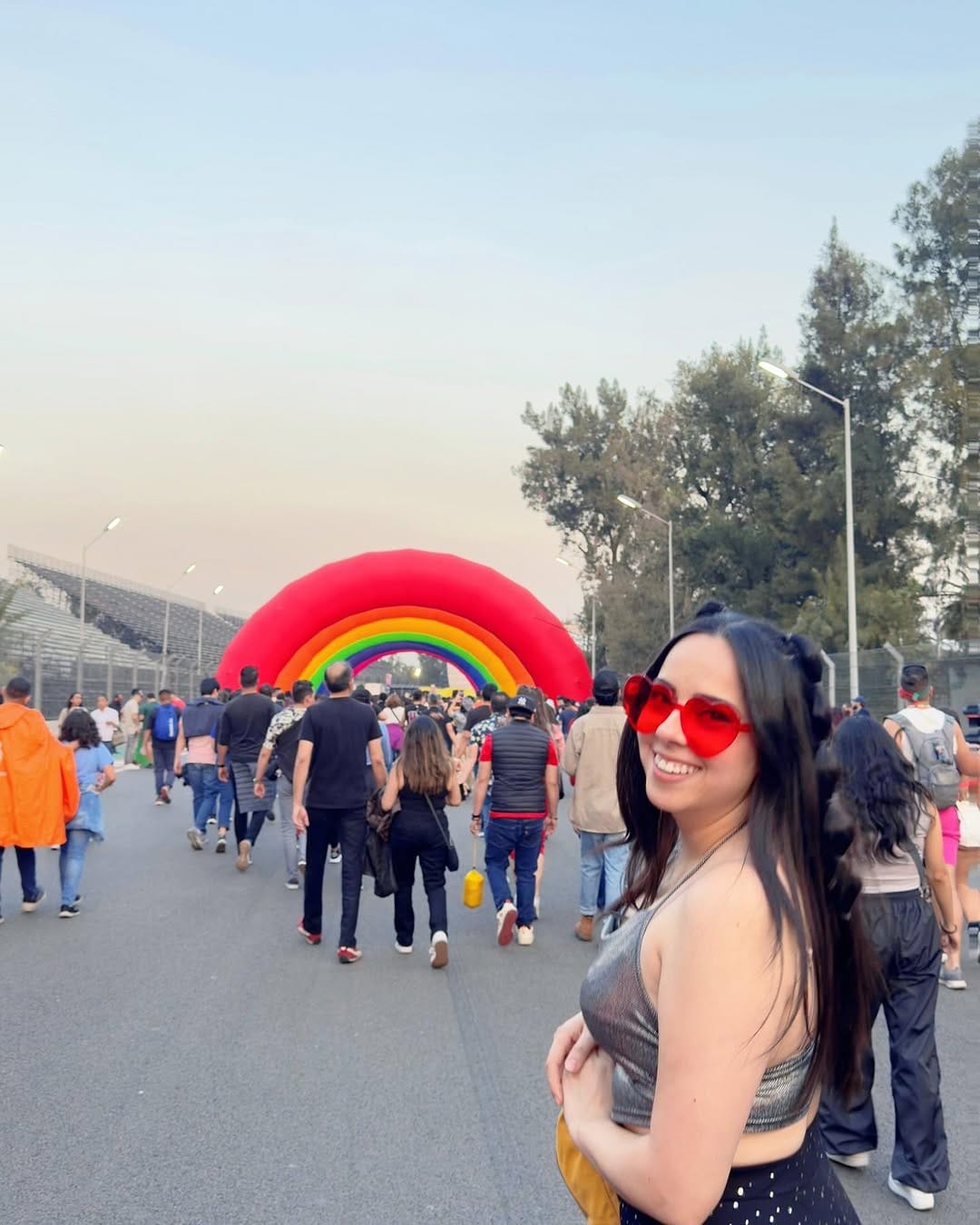 Post 10 by camilasaTV on Instagram (carousel)