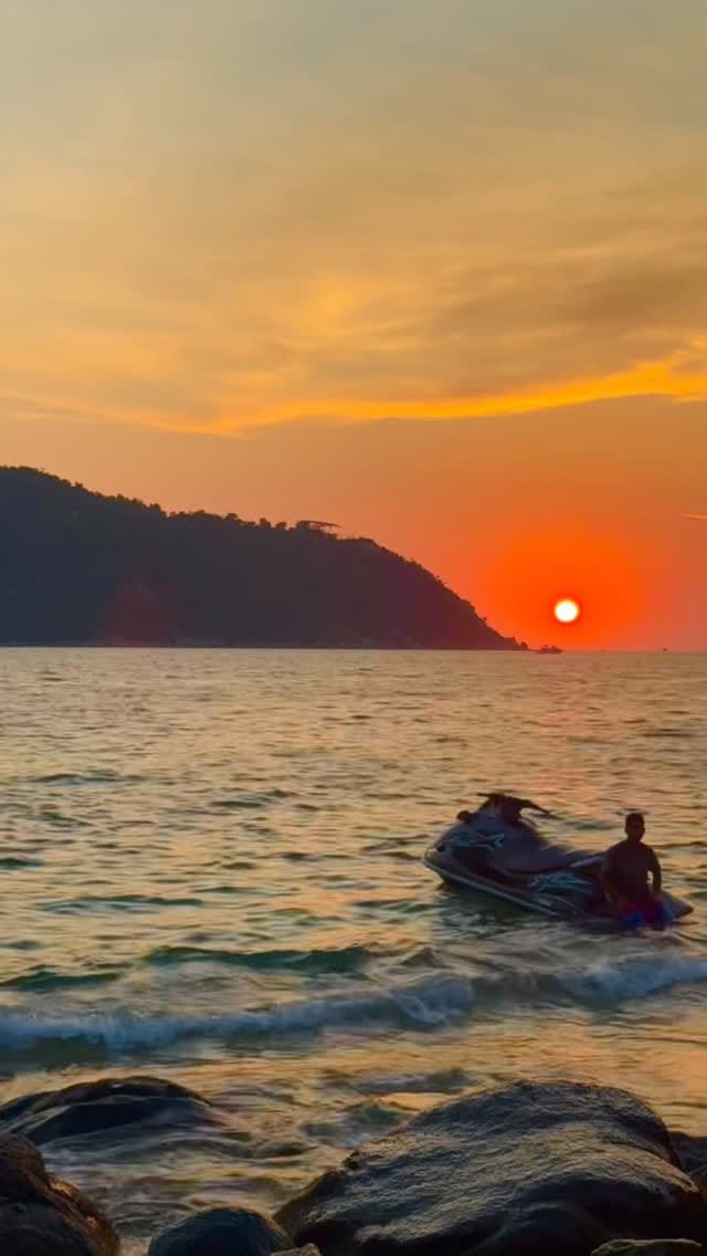 Post 2 by O S C A R    𝗟 𝗢 𝗭 𝗔 𝗡 𝗢 on Instagram (video)