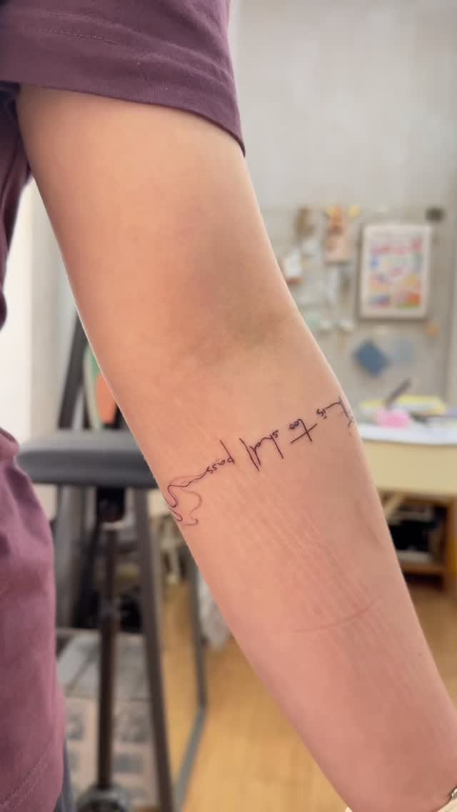 Post 8 by Minimalist Tattoo Jakarta on Instagram (video)
