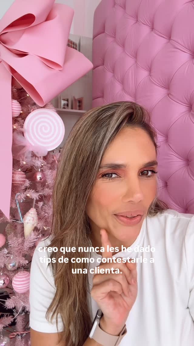 Post 4 by Cursos de maquillaje profesional on Instagram (video)