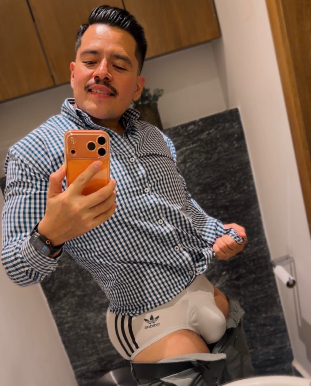 Post 10 by Edward Hernandez on Instagram (image)