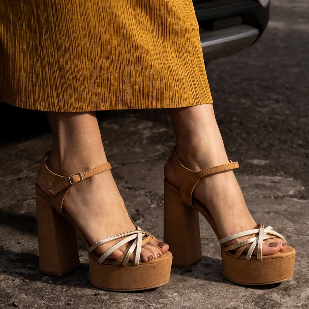 Post 4 by Zapaterias Mexico on Instagram (carousel)