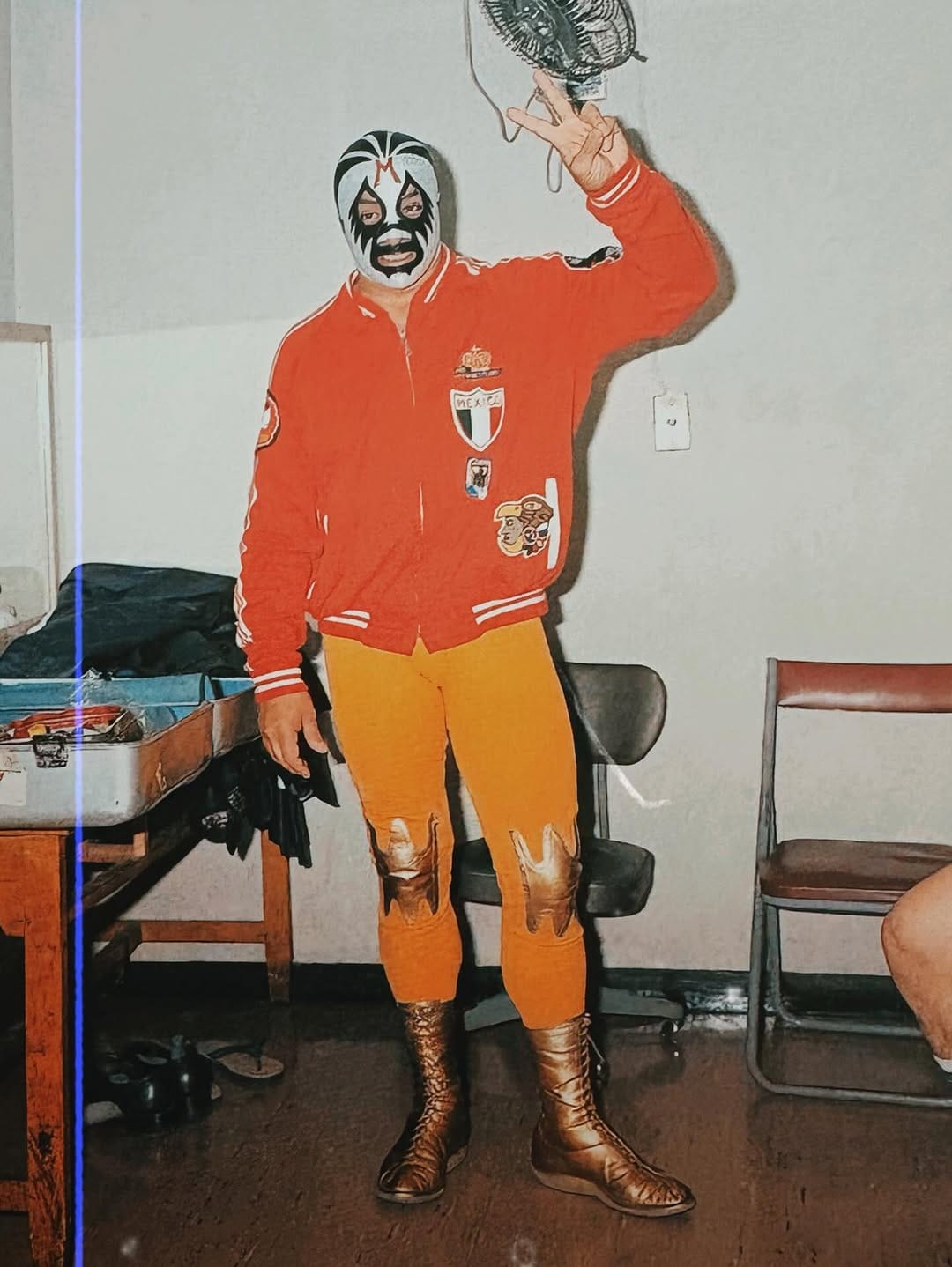 Post 9 by Mil Mascaras on Instagram (image)