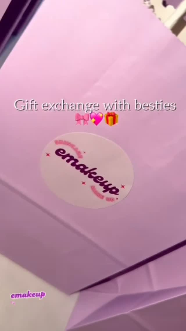 Post 5 by EMAKEUP💜 on Instagram (video)