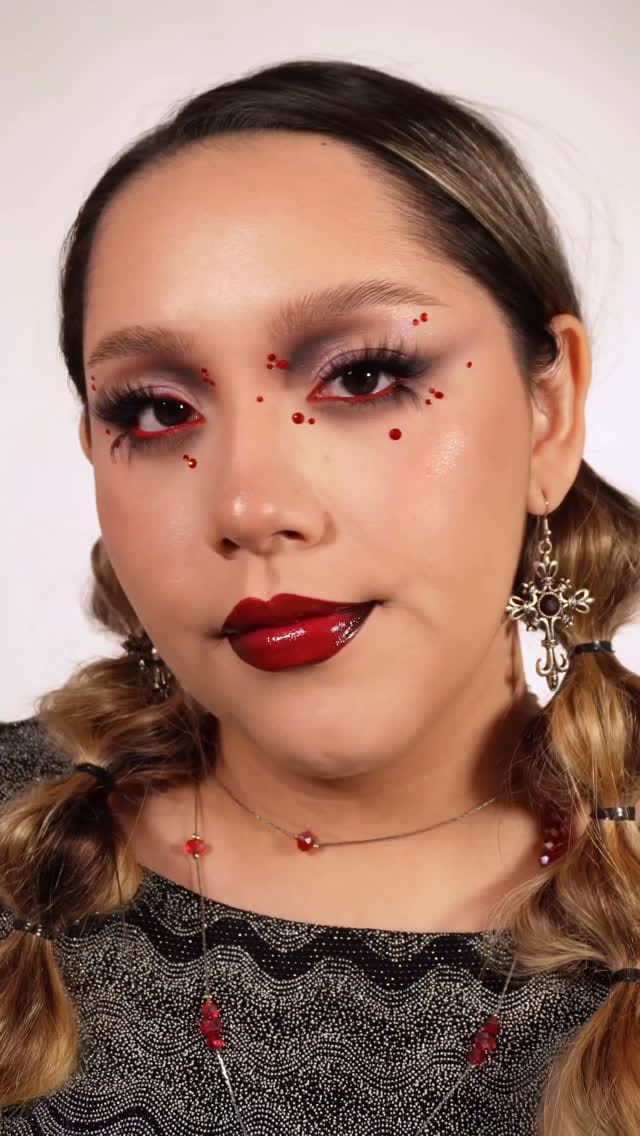 Post 4 by Daniela Cobos on Instagram (video)