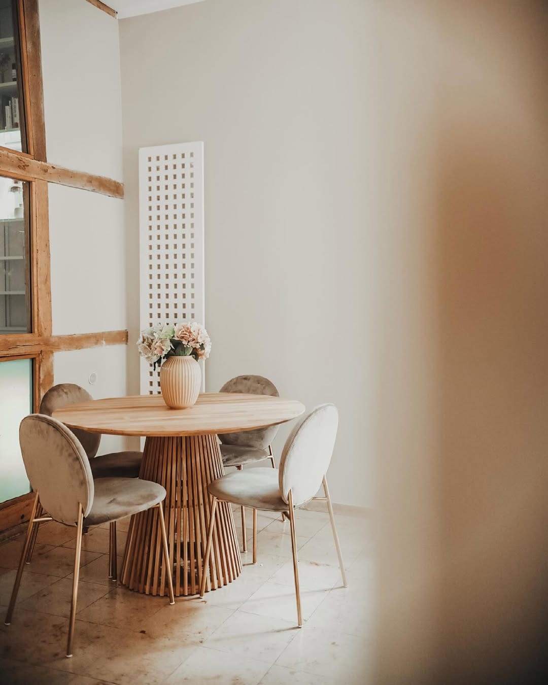 Post 4 by Jana, Leon & Emsch Kabeit on Instagram (image)