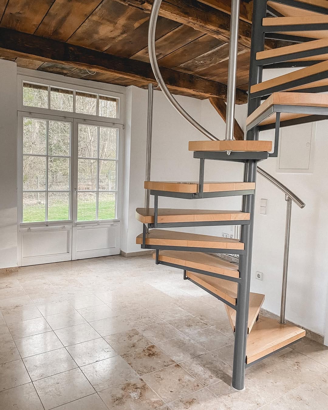 Post 9 by Jana, Leon & Emsch Kabeit on Instagram (image)