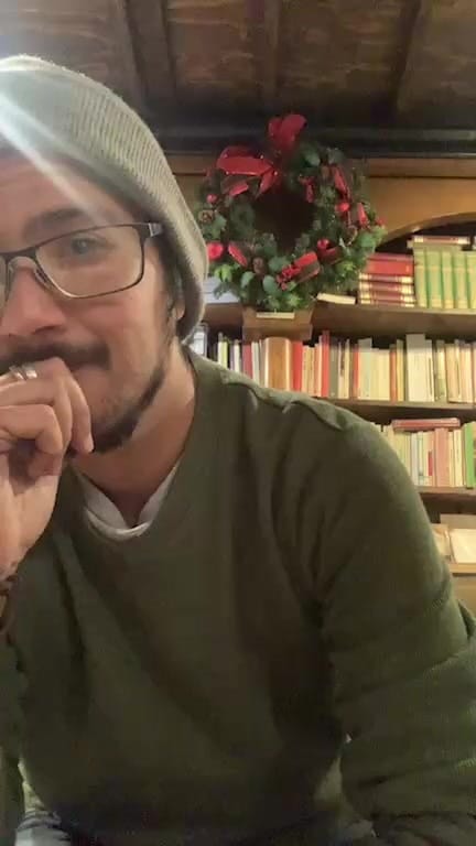 Post 5 by El Grafógrafo: libros & café on Instagram (video)