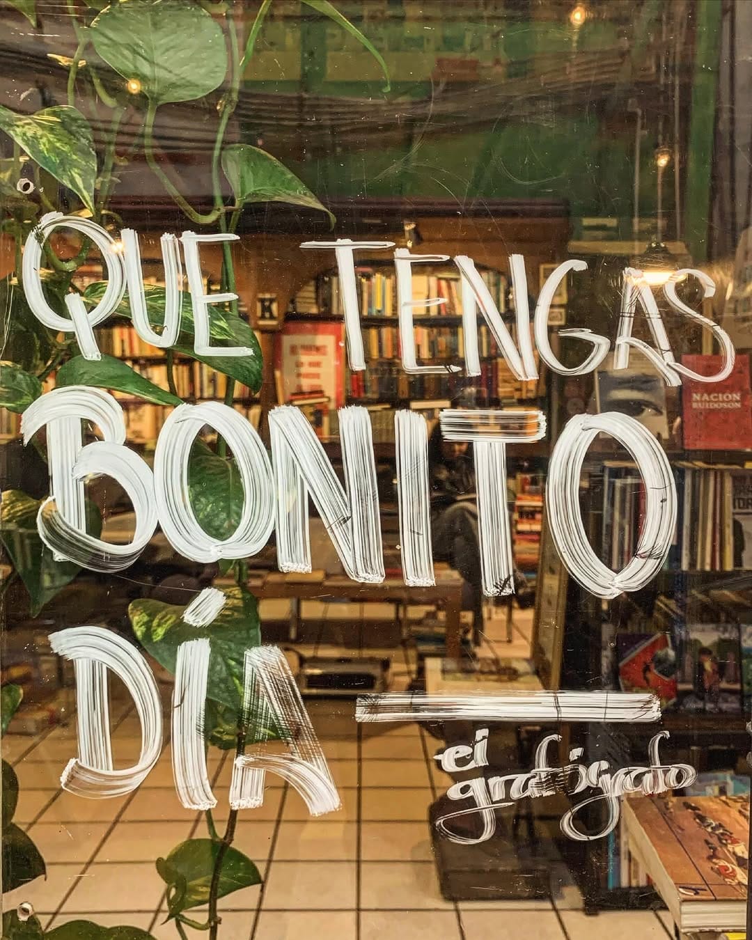 Post 10 by El Grafógrafo: libros & café on Instagram (image)
