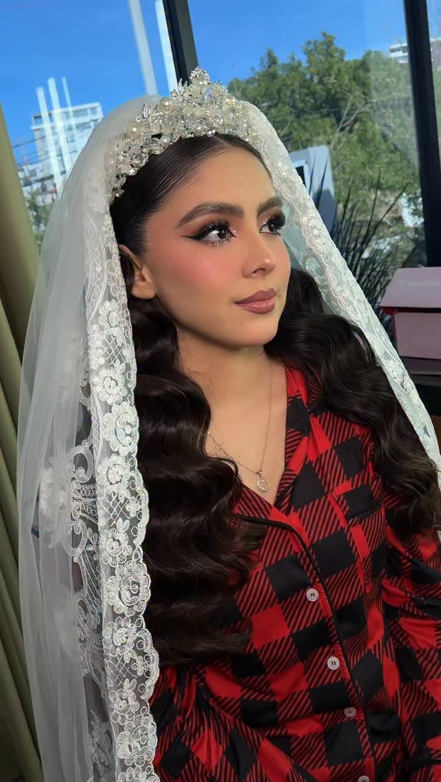 Post 6 by Denise castillo on Instagram (video)