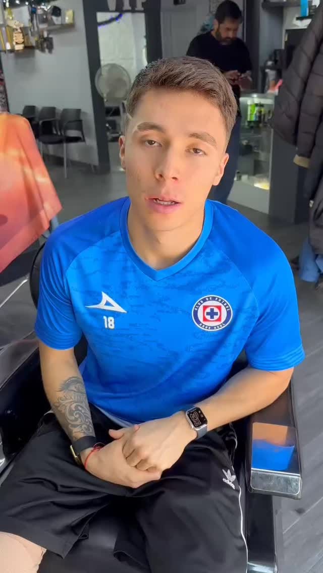 Post 8 by calicutz_barbershop on Instagram (video)