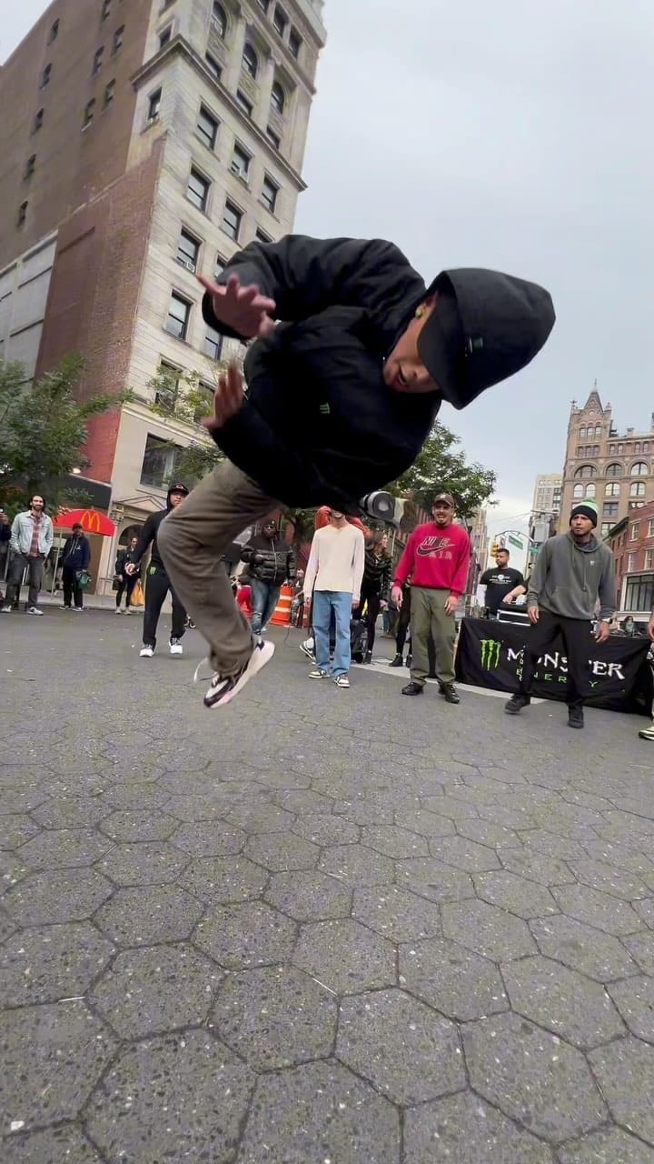 Post 10 by Luis (Bowzee) on Instagram (video)