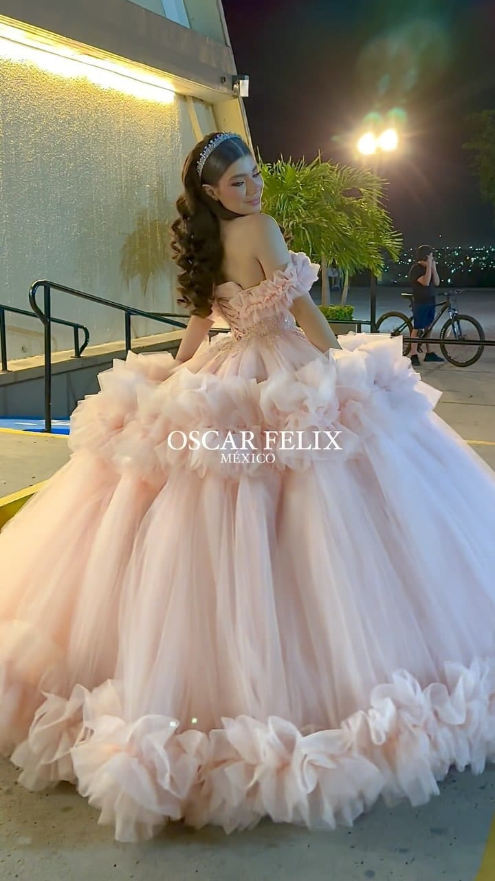 Post 10 by OSCAR   FÉLIX   MÉXICO on Instagram (video)