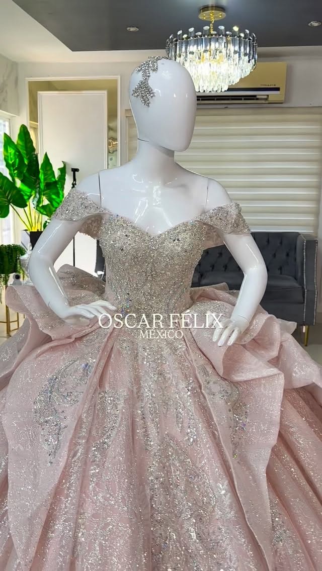 Post 1 by OSCAR   FÉLIX   MÉXICO on Instagram (video)