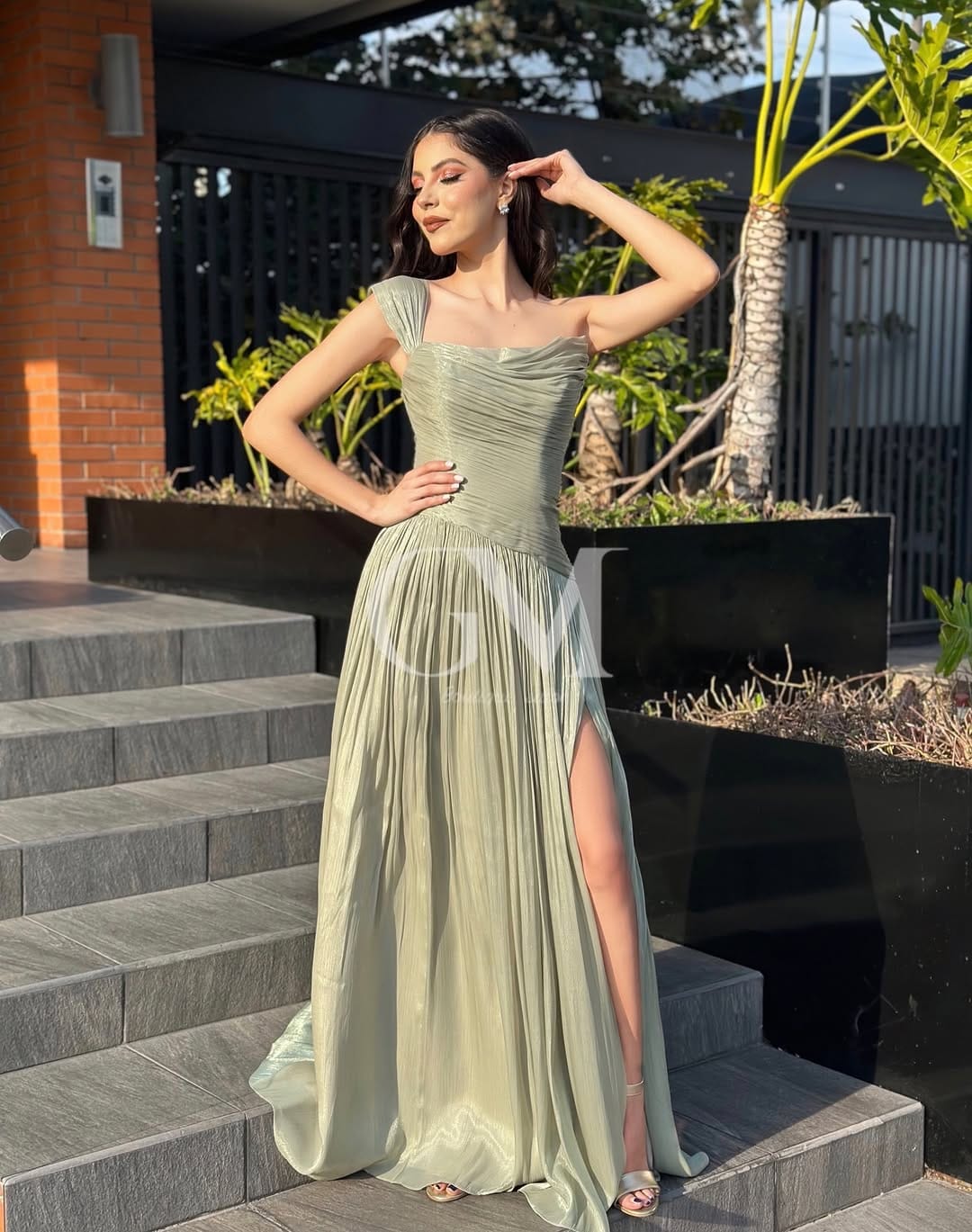 Post 2 by RENTA Y VENTA DE VESTIDOS GDL on Instagram (image)