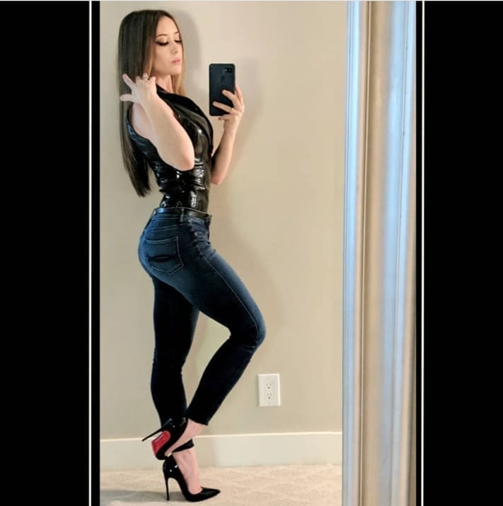 Post 3 by @makeup_maven on Instagram (image)