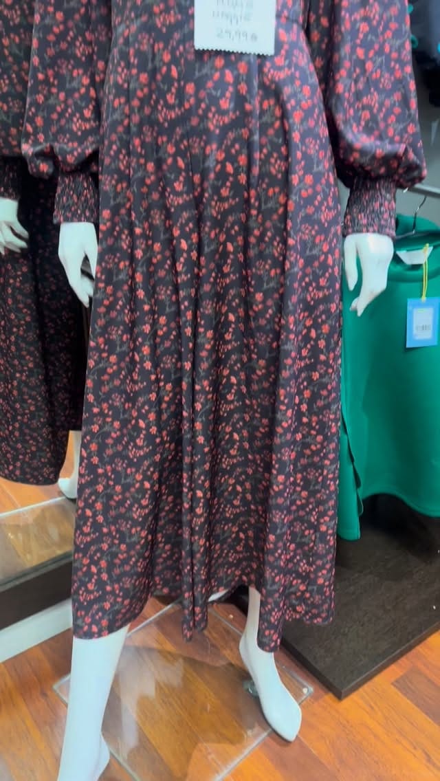 Post 7 by Tienda De Moda Y Complementos on Instagram (video)
