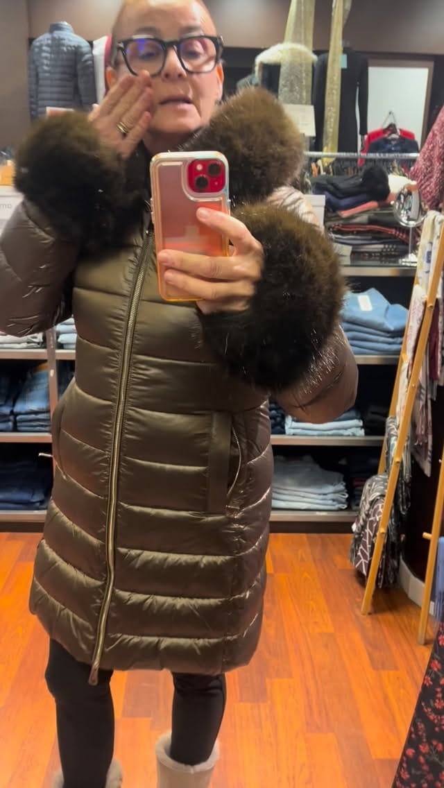 Post 5 by Tienda De Moda Y Complementos on Instagram (video)