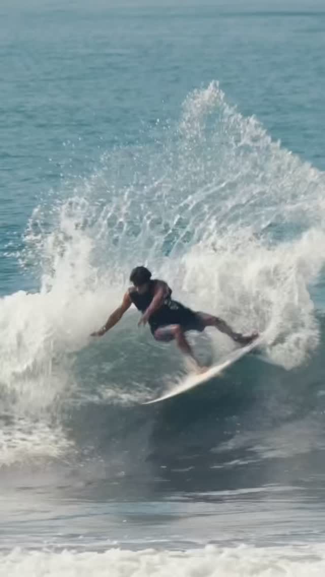 Post 1 by REY HERNÁNDEZ | SURFING on Instagram (video)