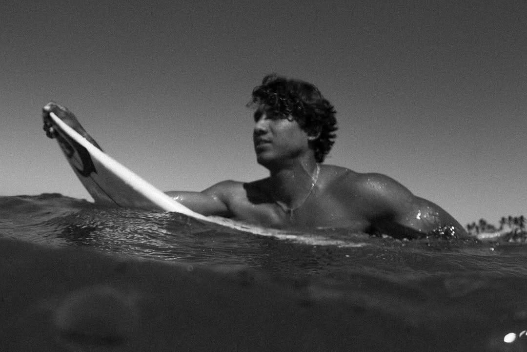 Post 9 by REY HERNÁNDEZ | SURFING on Instagram (carousel)
