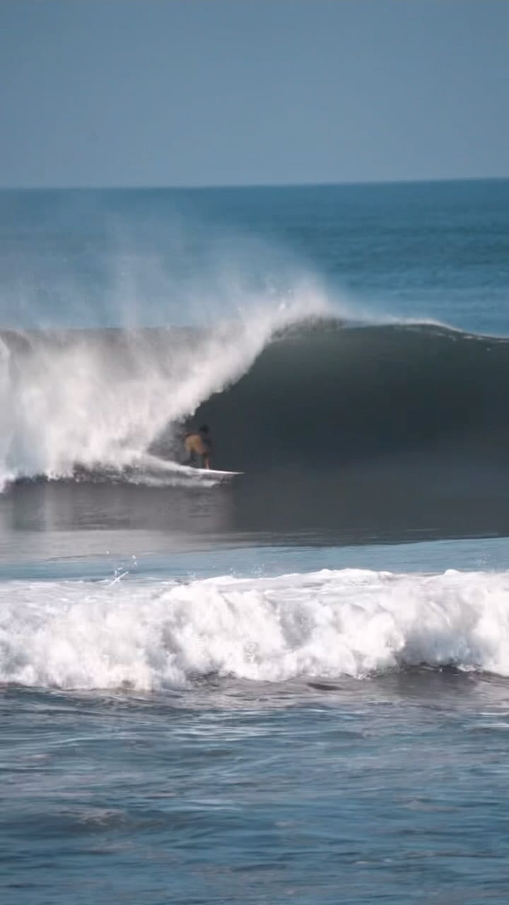 Post 10 by REY HERNÁNDEZ | SURFING on Instagram (video)