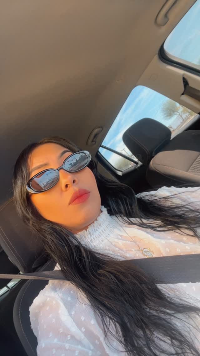 Post 4 by Yessenia Winehouse on Instagram (video)