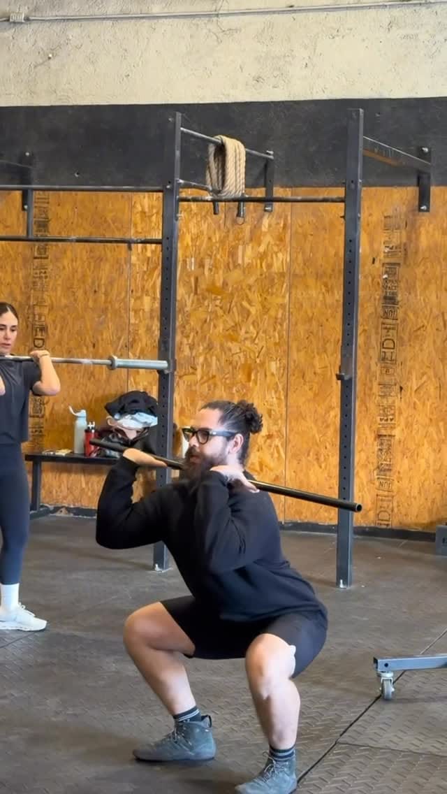 Post 4 by Cinco Dos | Crossfit ® on Instagram (video)
